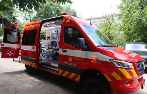Детската болница в София с нова линейка за 1 юни