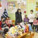  Ученици дариха играчки на детското отделение в МОБАЛ 
