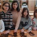 Пет момиченца дариха косите си на онкоболни 