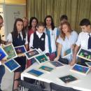 Седмокласници от ОУ "Коджакафалията" подариха свои картини на УМБАЛ Бургас 