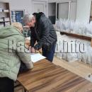 Раздават хранителни пакети на хора с увреждания в Хасково